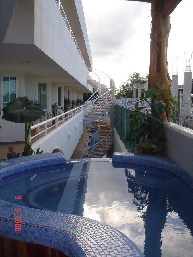 Suites Riviera Cancún Exterior foto